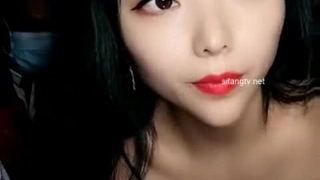 Maya Farrells与Charles Dera的治疗变成了一场热辣的邂逅