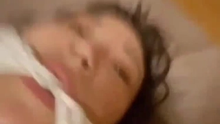 【网曝门】萝莉新娘结婚前夜被老同学性爱私拍流出！真是替新郎难受啊，没结婚绿帽都戴穿了！日防夜防老同学难防！