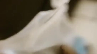 51吃瓜网老虎菜“老公！他太猛了！”淫妻3P被单男猛操奶子甩的都飞起来了，看简阶约炮