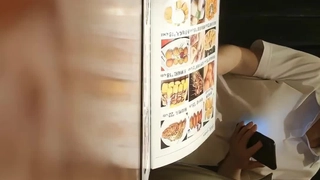 紧身裤塞跳蛋不止尿尿还流出好多白浆