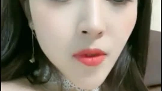 大屁股少女在高清视频中被操逼