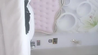 业余少女口交并被丈夫狠狠地操
