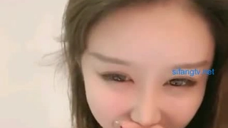 有着卧蝉的小美女~ 最喜欢啪啪时被男友侧著干! 这样就会好深好深!