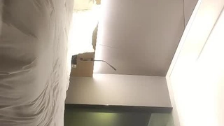 为了赚快钱和中年男宾馆啪啪,人瘦逼紧