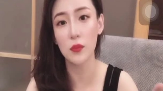 梦梦很骚，今夜32岁人妻，很有味道，D罩杯大馒头，掰开黑森林小穴粉嫩，娇躯乱扭被弟弟伺候舒服惨了